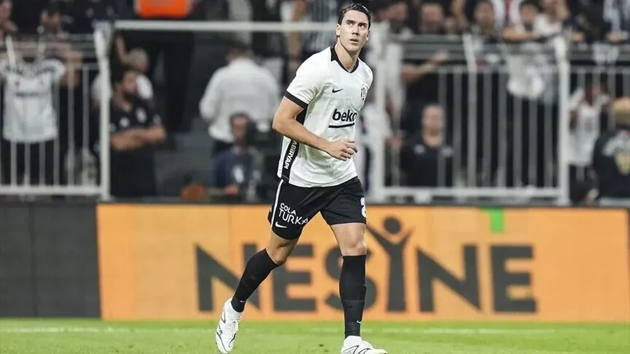 Beşiktaş’a Kocaelispor maçı öncesi büyük müjde! Dusan Vlahovic takıma döndü