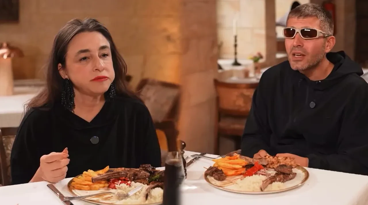 Cihangir Ceyhan’dan Esra Dermancıoğlu’na olay benzetme! “Türkiye’ye gelen export meyveler gibisin”