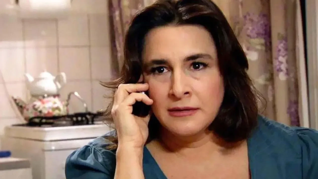 Cihangir Ceyhan’dan Esra Dermancıoğlu’na olay benzetme! “Türkiye’ye gelen export meyveler gibisin”