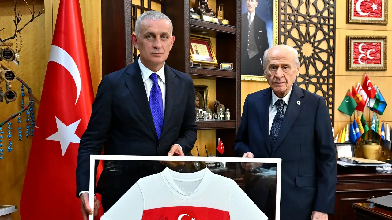 Devlet Bahçeli, Hacıosmanoğlu’na çelenk gönderdi: 