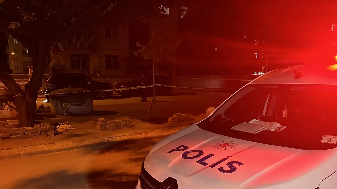 Evinde bulamadı, sokakta karşılaşınca dehşet saçtı: Boşanma aşamasındaki eşini katletti