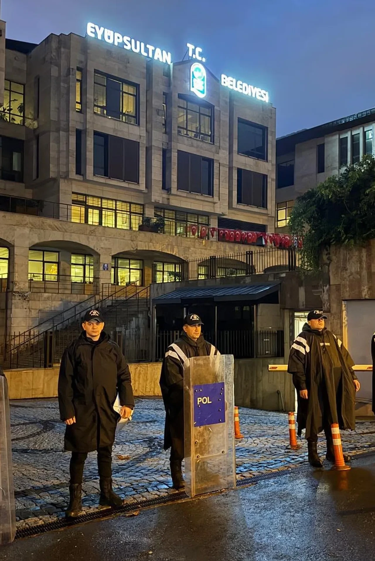 Eyüpsultan Belediyesi soruşturmasında ifadeler tamamlandı: Başkan dahil 17 kişi için tutuklama talebi
