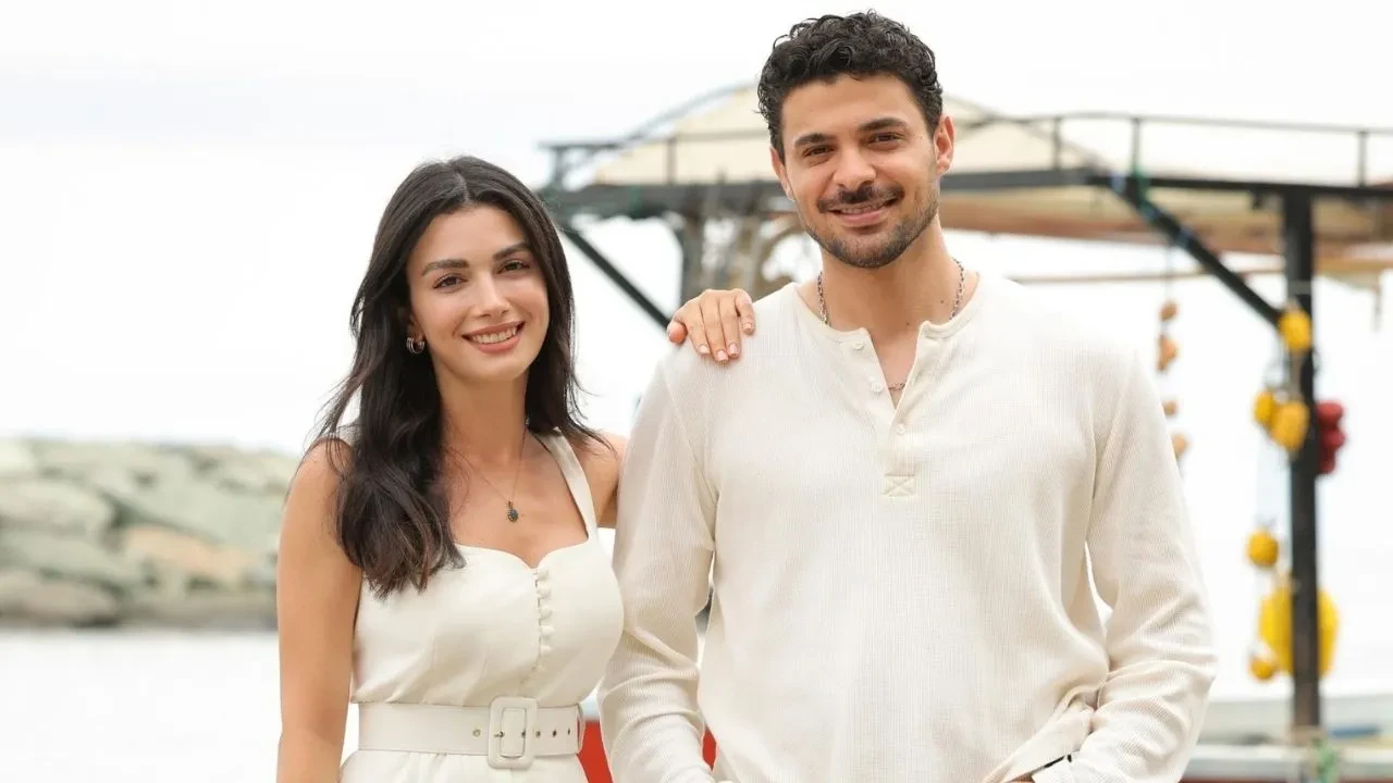 Halit Özgür Sarı ve Özge Yağız yeniden partner oldu! Yeni diziden ilk detaylar geldi