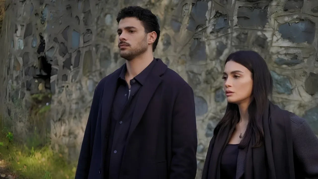Halit Özgür Sarı ve Özge Yağız yeniden partner oldu! Yeni diziden ilk detaylar geldi