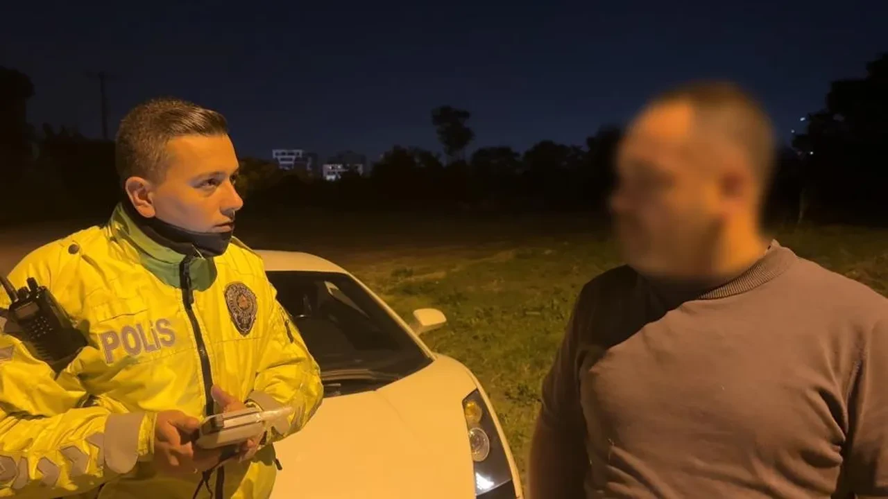 Lüks otomobilini bırakıp çalılığa saklandı, uyurken yakalandı! Polise sorduğu soru ise hayrete düşürdü