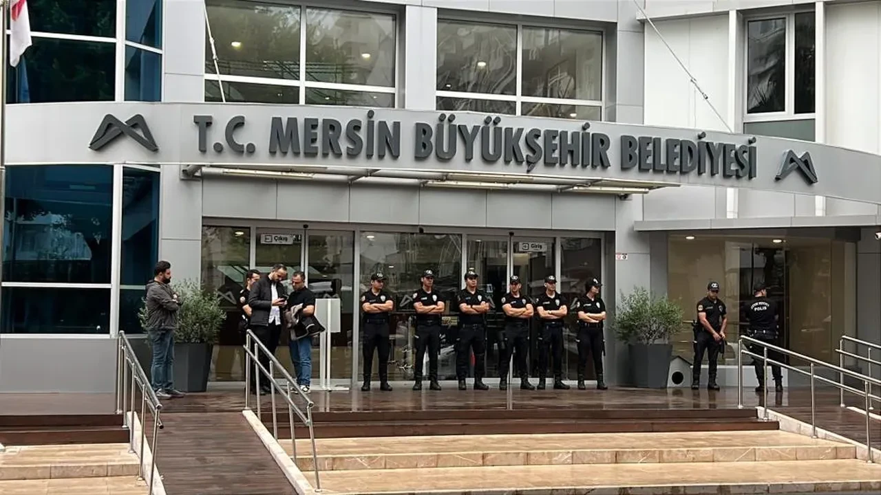 Mersin Büyükşehir Belediye Başkanı Vahap Seçer adliyeye sevk edildi