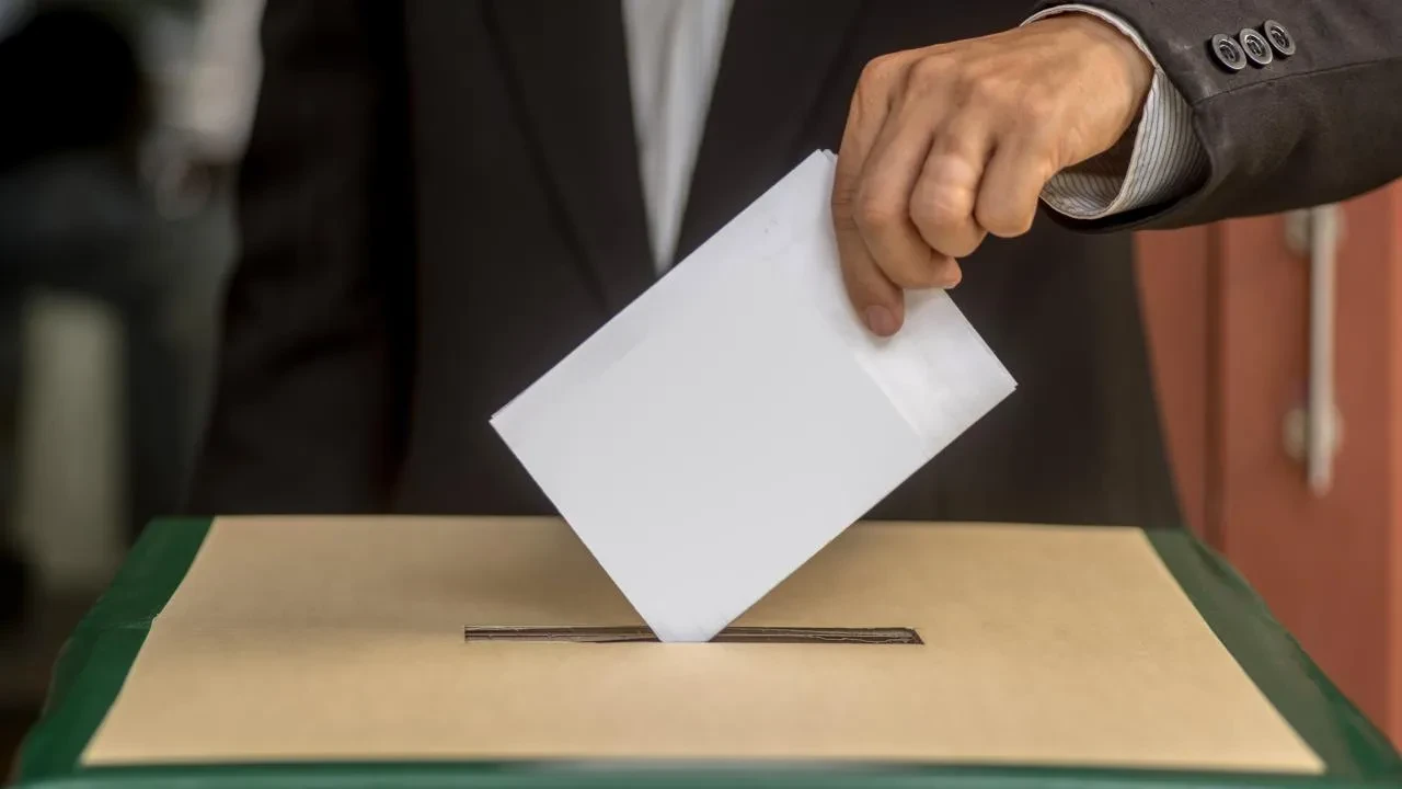 Almanya'da tarihi eşik aşıldı: Aşırı sağcı AfD adayı Eyalet Meclisi Başkanı oldu