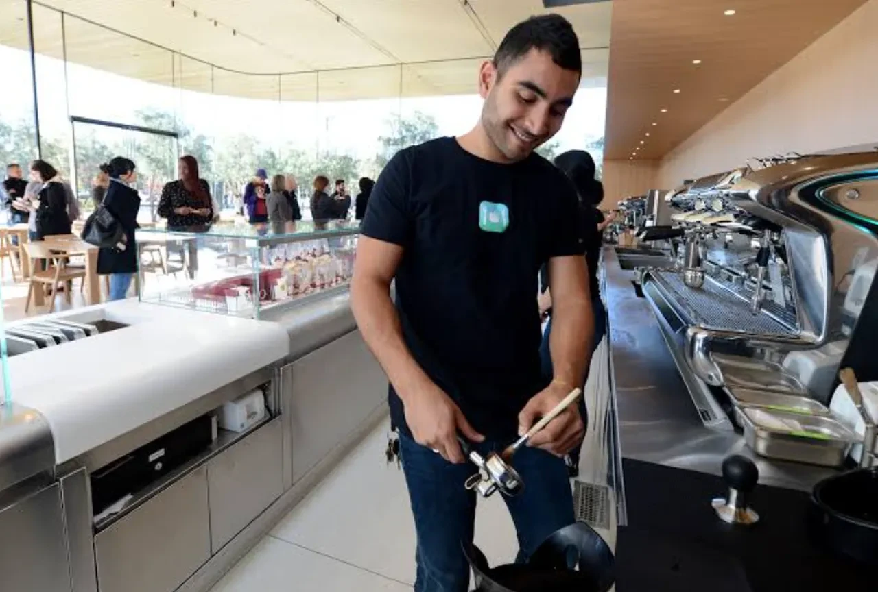 Apple’dan şaşırtan iş ilanı: Kahve makinesini yönetecek uzman aranıyor