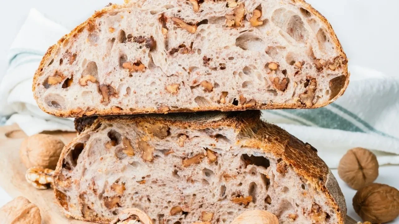 Bursalı komşumdan öğrendim cevizli ekşi mayalı ekmek tarifi! Her lokması şifa dağıtıyor