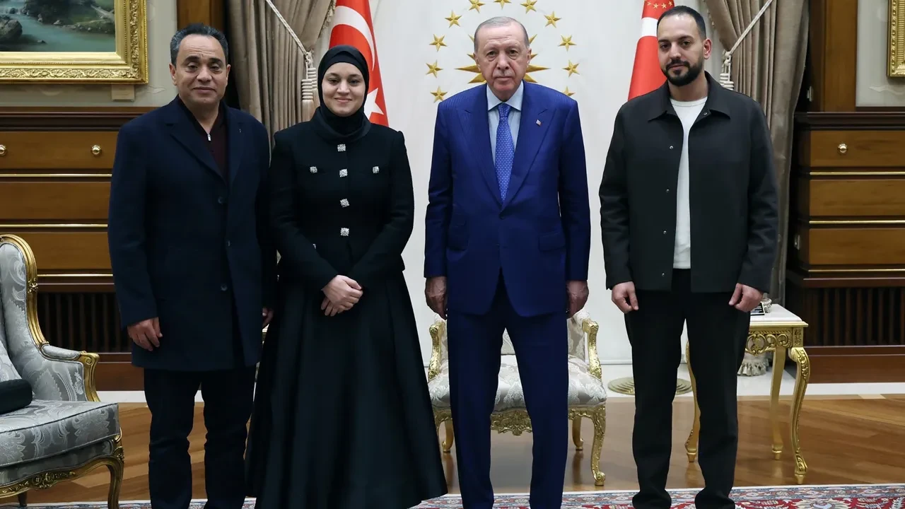 Cumhurbaşkanı Erdoğan İsrail saldırısında can veren 6 yaşındaki Hind Rajab'ın ailesini kabul etti