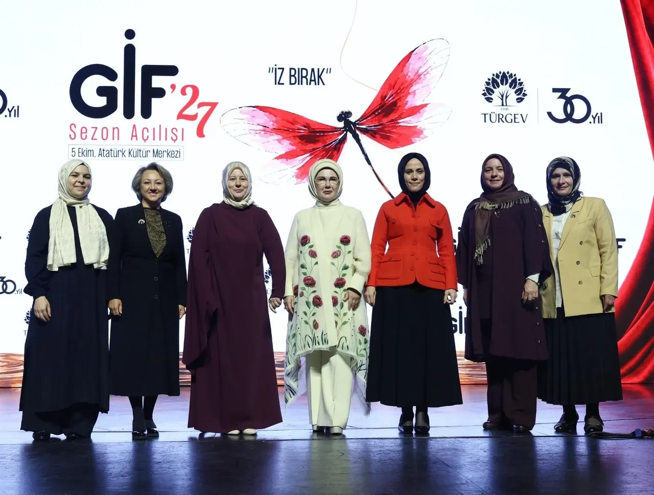 Emine Erdoğan’dan gençlere dikkat çeken yapay zeka mesajı: “Cevaba ulaşmakla manaya ulaşmak aynı şey değil”