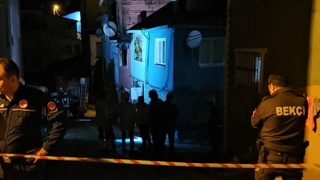 Fatih'te feci yangın: Bir kişi hayatını kaybetti