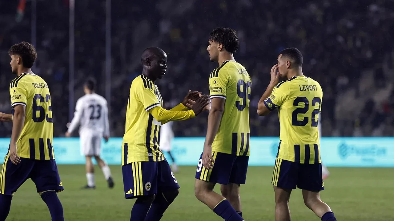Fenerbahçe'de sürpriz transfer hamlesi! Yıldız oyuncuya Premier Lig kancası: Tek bir şartla ayrılığa izin verilecek
