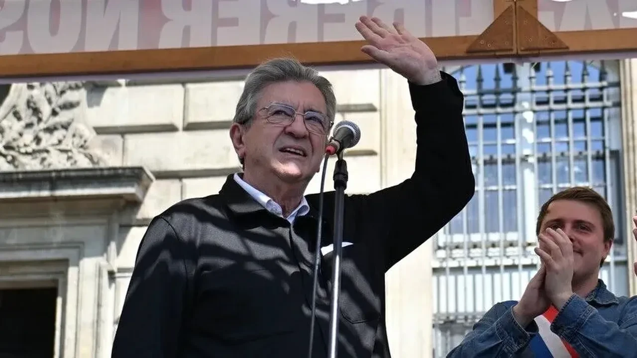 Fransa'da öğrenci eylemleri büyüyor! Cumhurbaşkanı Adayı Jean-Luc Melenchon da gösterilere katıldı