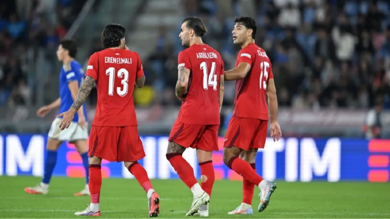 /spor/italya-macindaki-o-anlar-galatasaray-taraftarini-cileden-cikardi-biz-bu-adamla-ne-yap-3363569