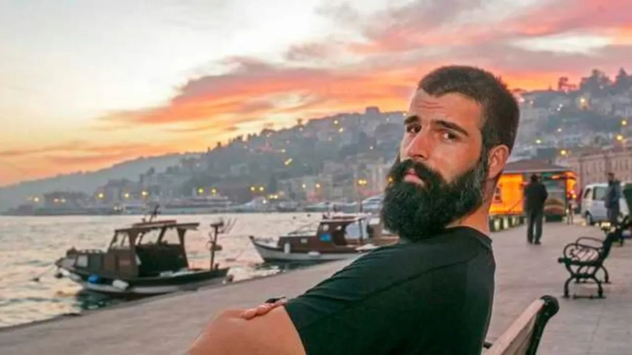 Mehmet Akif Alakurt'tan Can Yaman göndermesi! Takipçisinin sözlerine verdiği cevap olay oldu