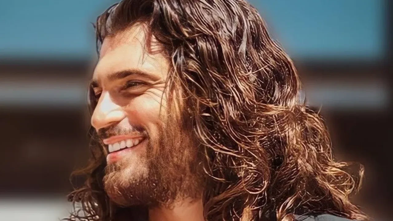 Mehmet Akif Alakurt'tan Can Yaman göndermesi! Takipçisinin sözlerine verdiği cevap olay oldu