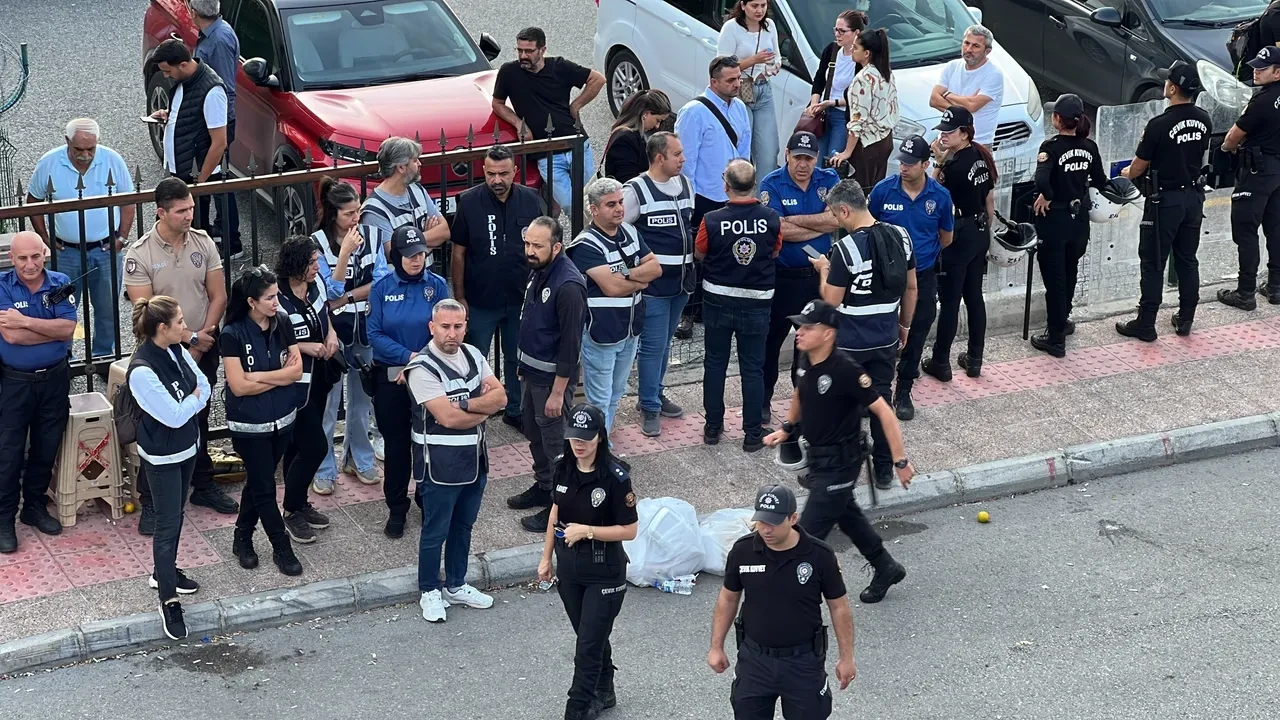Mersin Büyükşehir Belediye Başkanı Vahap Seçer tutuklandı