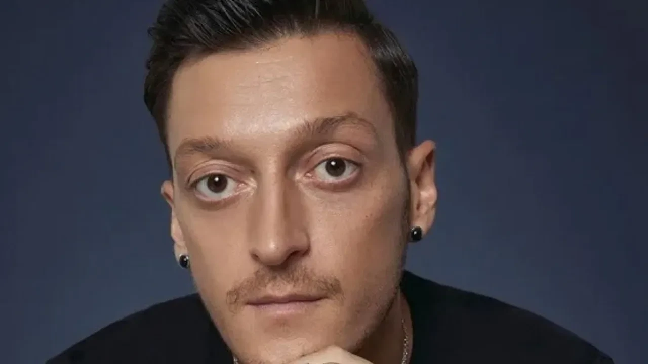 Mesut Özdil 10 numarasını gözden çıkardı! Özel tasarım motosikletin fiyatı dudak uçuklattı 