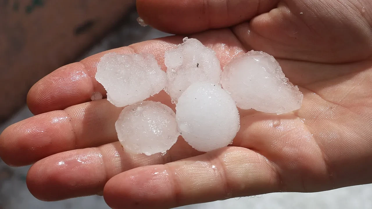 Meteoroloji'nin uyarısı sonrası 4 ilde endişelendiren tablo: Her şey 10 dakikada oldu, ceviz büyüklüğünde