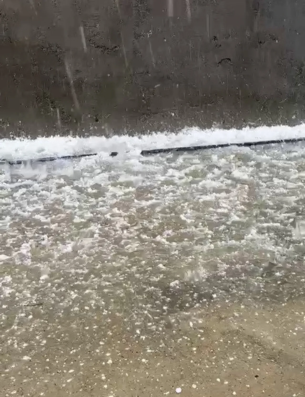 Meteoroloji'nin uyarısı sonrası 4 ilde dolu ve sağanak yağış: Her şey 10 dakikada oldu, ceviz büyüklüğünde