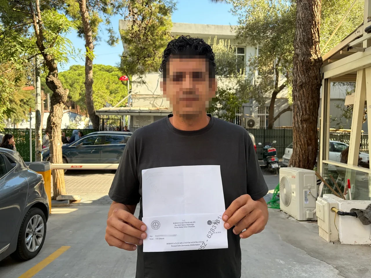 Öğretmenden velilere taciz! Annelere sarf ettiği cümleler şoke etti: ' Sen dulsun...'