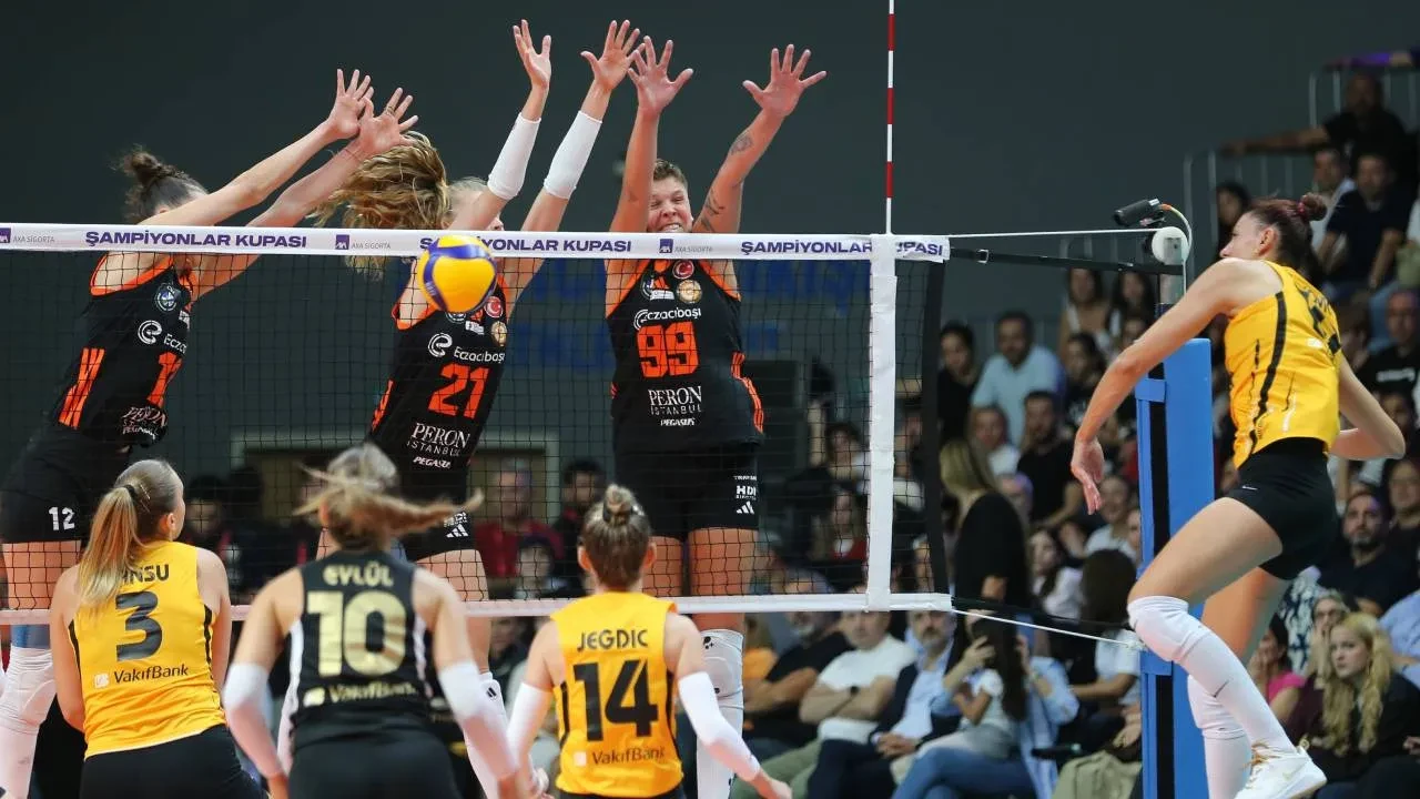 Şampiyonlar Kupası'nda şampiyon VakıfBank! Sarı-siyahlılar, Eczacıbaşı'nı 3-2 yendi