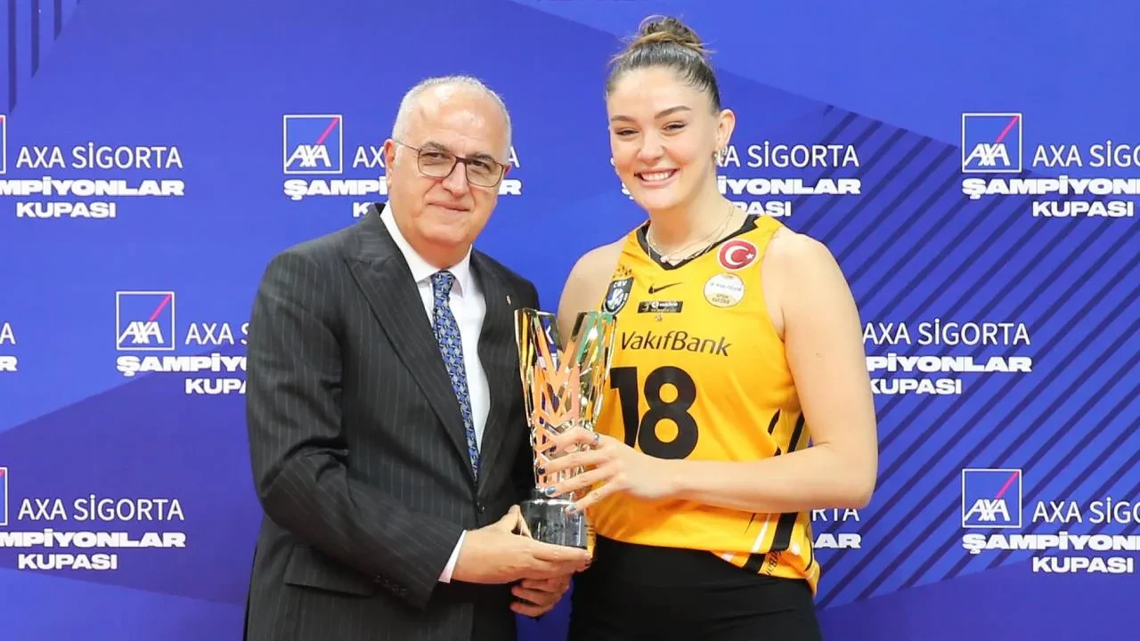 Şampiyonlar Kupası'nda şampiyon VakıfBank! Sarı-siyahlılar, Eczacıbaşı'nı 3-2 yendi