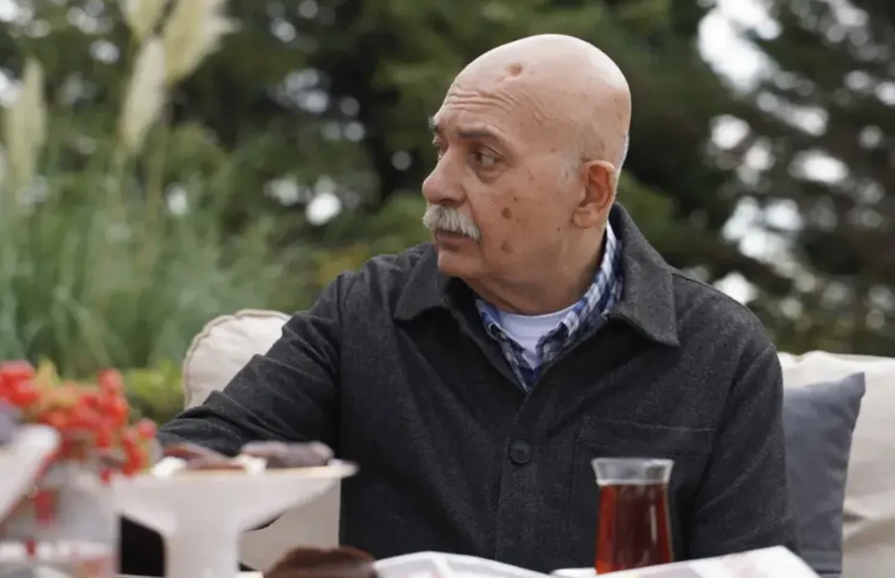 Settar Tanrıöğen'in kafasına ne oldu, neyi var? Settar Tanrıöğen'in kafasındaki iz, delik dikkat çekti