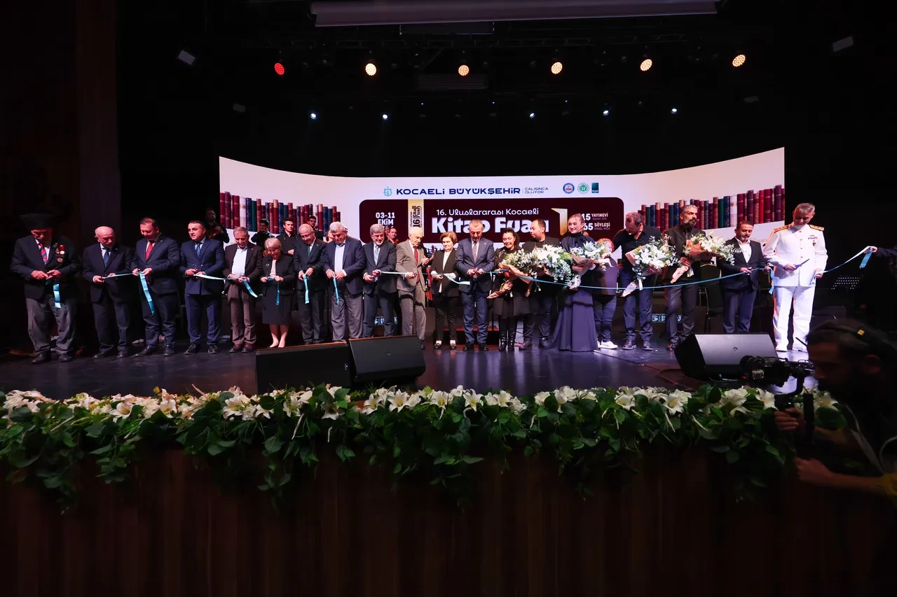 Türkiye’nin en büyük kitap fuarı Kocaeli’de kapılarını açtı