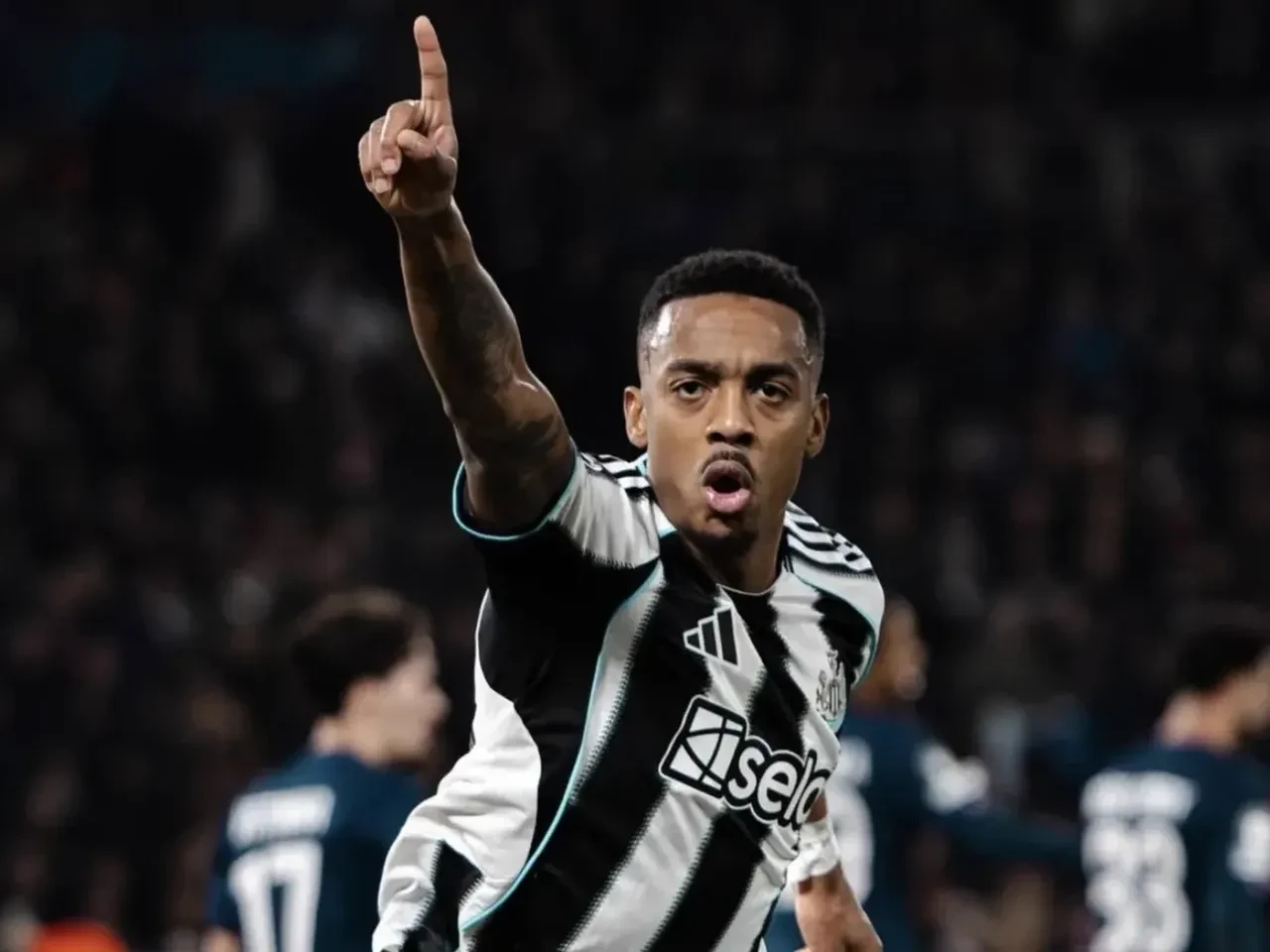 Vincenzo İtaliano çok ısrarcı! Beşiktaş'a Joe Willock müjdesi