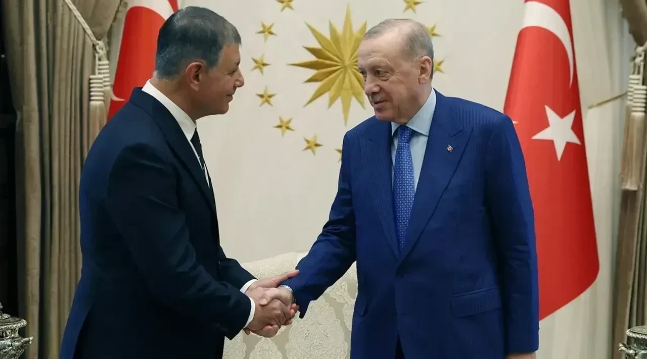 AK Parti'ye geçen Cemil Tugay'dan ilk açıklama: AK Parti, kimsesizlerin kimsesidir