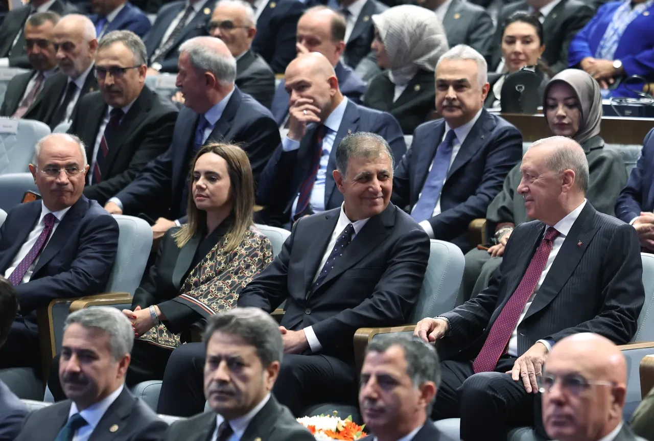 AK Parti'ye geçen Cemil Tugay'dan ilk açıklama: AK Parti, kimsesizlerin kimsesidir