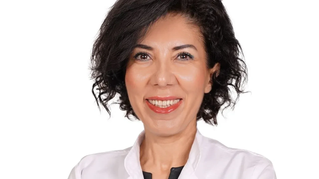 Akut bronşit antibiyotikle geçer mi? Akut bronşit bulaşıcı mı? Akut bronşit ve zatürre arasında fark var mı?