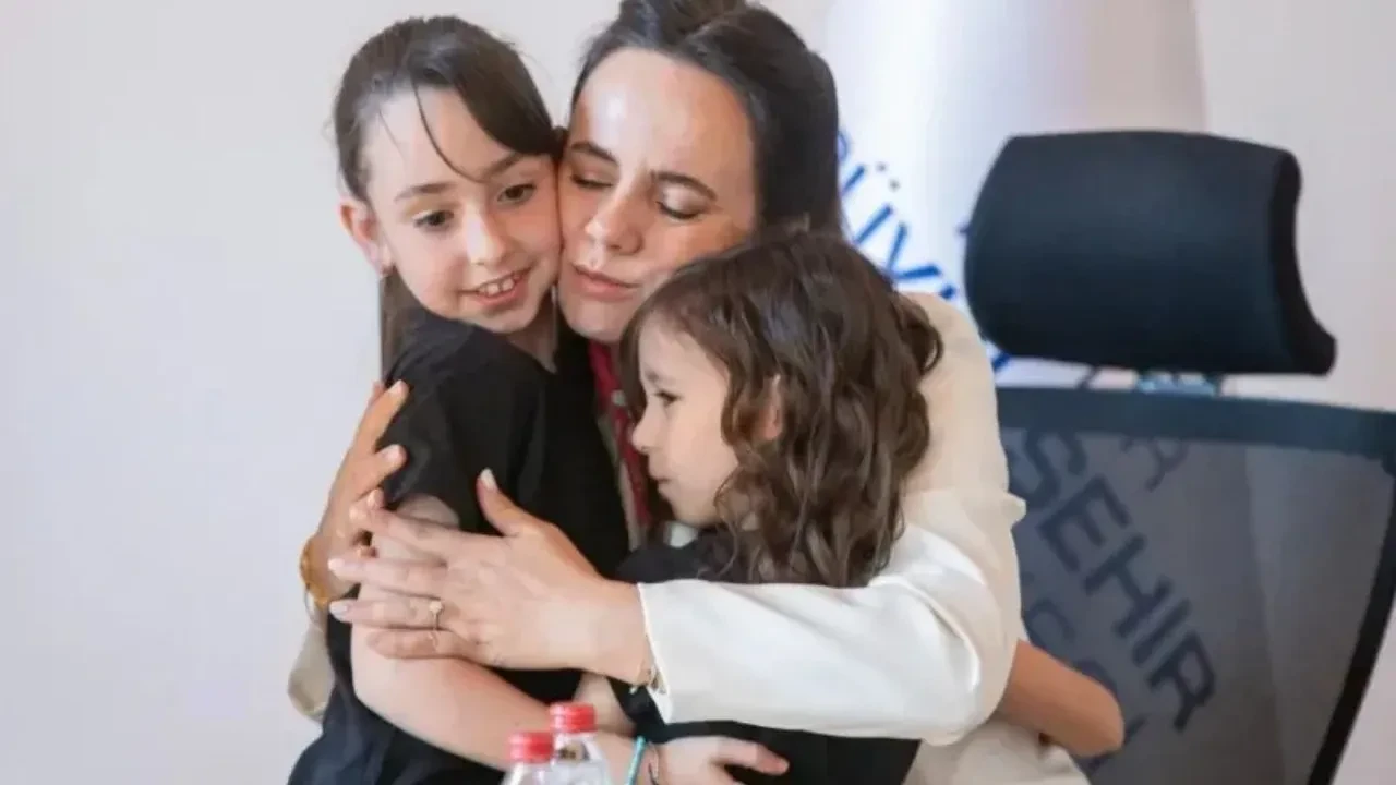 Cemil Tugay eşi kimdir? Öznur Tugay aslen nereli? Öznur Tugay mesleği nedir? Öznur Tugay çocukları kimdir?