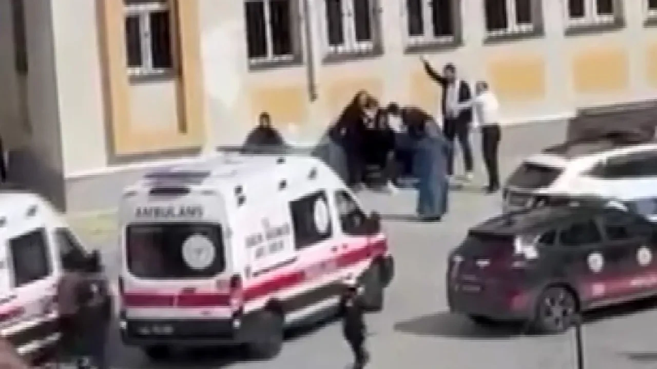 Esenyurt'ta arkadaşlarını yaralayan çocuğun okul saldırganlarını övmekten davası ortaya çıktı