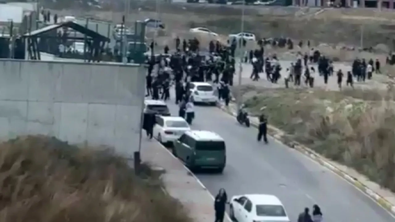 Esenyurt’ta öğrenci kavgası: Olay yerine ekipler sevk edildi