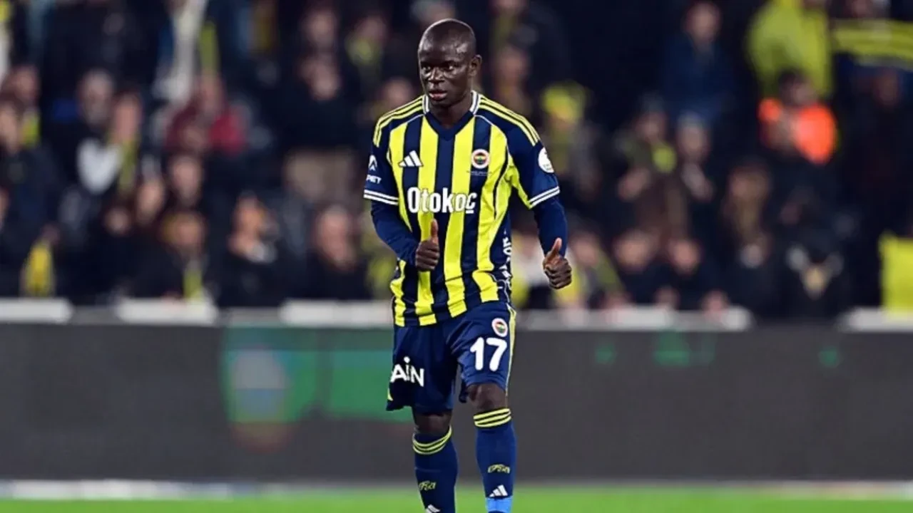 Fenerbahçeli yıldız N’Golo Kante’den alkışlanacak hareket! Servetini çocuklara harcadı