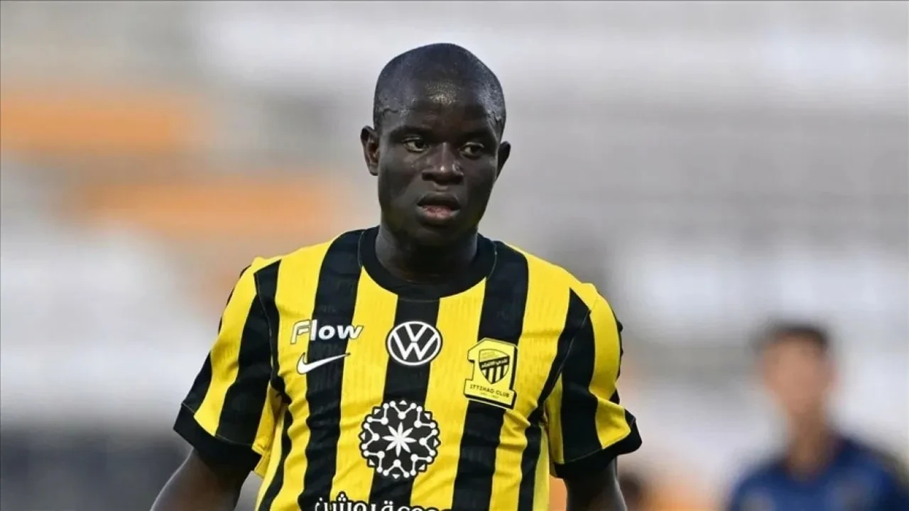 Fenerbahçeli yıldız N’Golo Kante’den alkışlanacak hareket! Servetini çocuklara harcadı