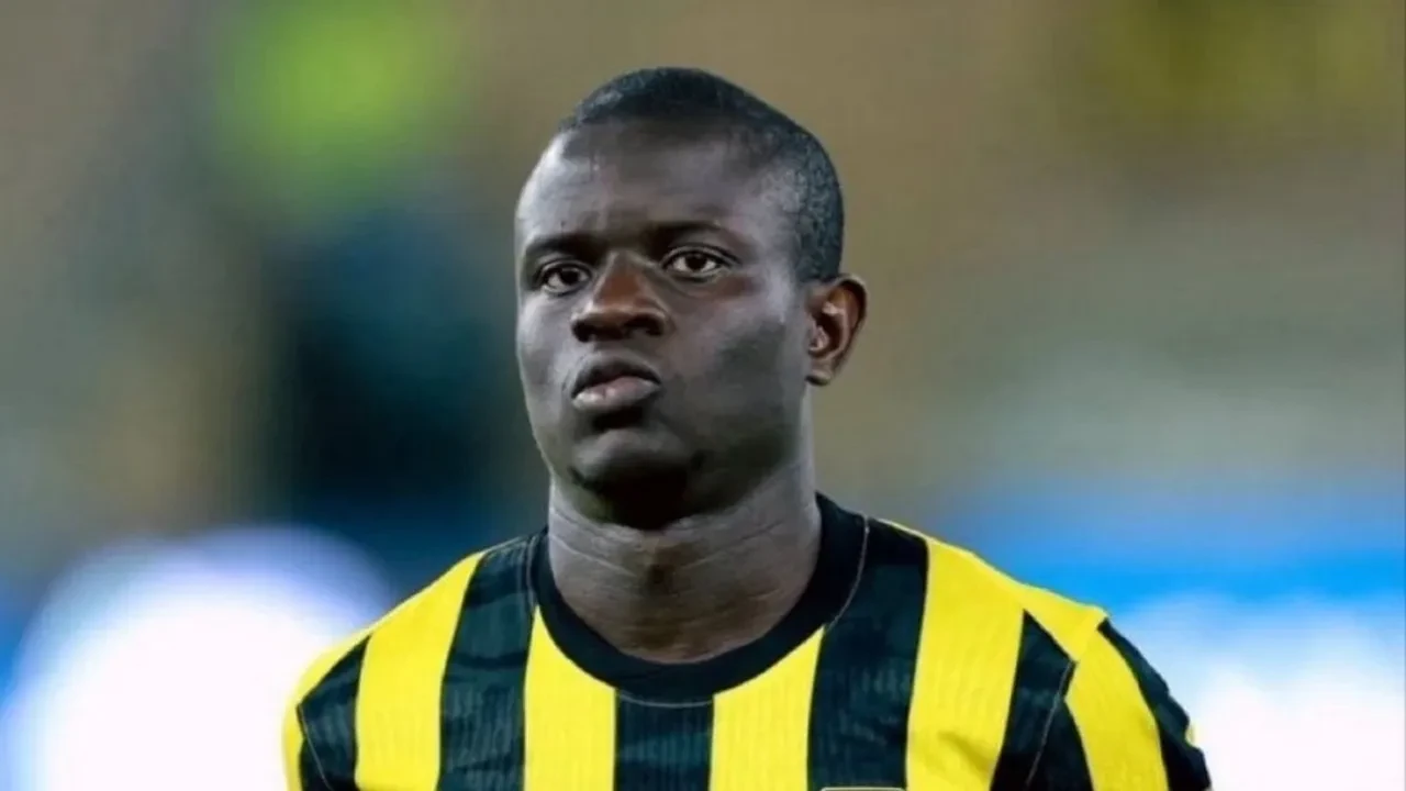 Fenerbahçeli yıldız N’Golo Kante’den alkışlanacak hareket! Servetini çocuklara harcadı