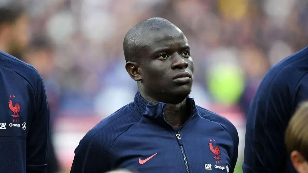 Fenerbahçeli yıldız N’Golo Kante’den alkışlanacak hareket! Servetini çocuklara harcadı