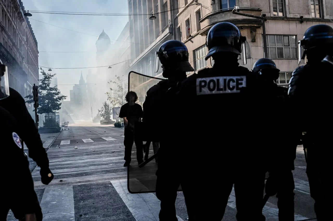 Fransa'da öğrenci protestolarında binden fazla kişi yaralandı! Yüzlerce kişi gözaltına alındı