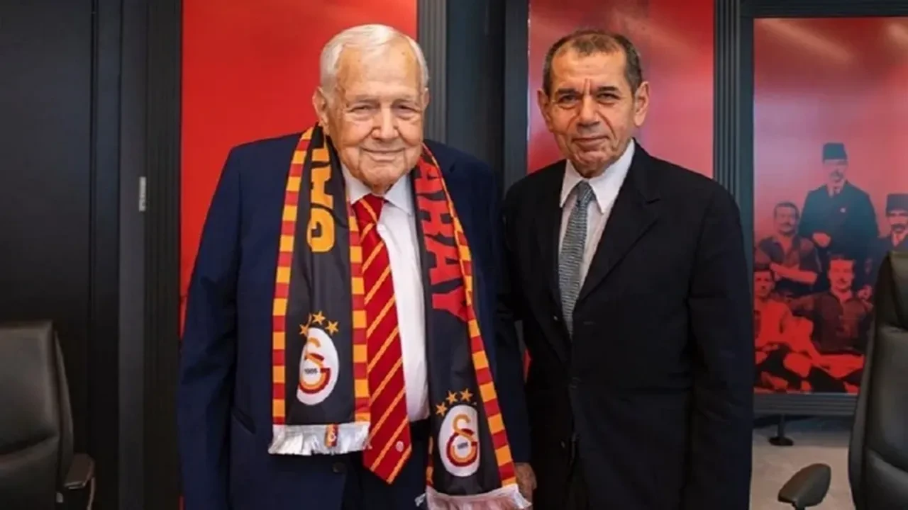 Galatasaray Başkanı Dursun Özbek'ten camiaya mesaj: 'Önümüzde kimse duramaz!'
