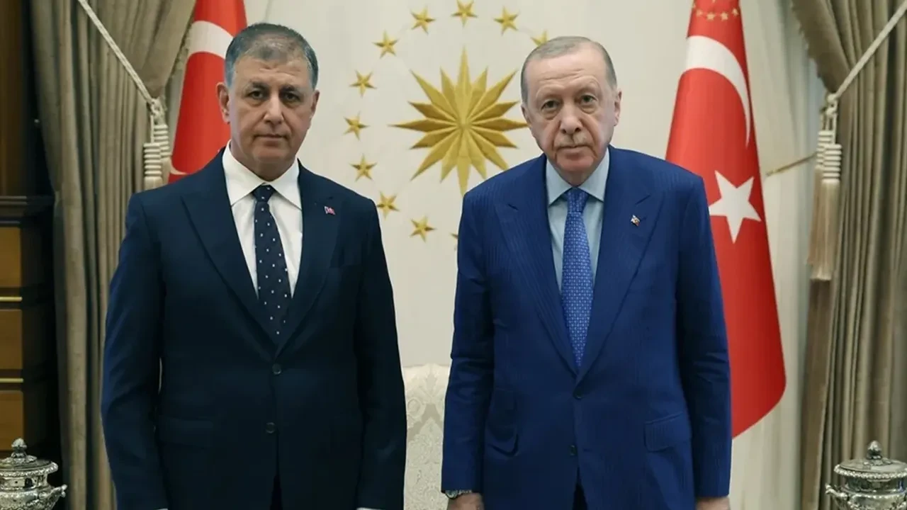 İzmir bugün AK Parti'ye geçiyor: Cemil Tugay AK Parti Genel Merkezi'nde