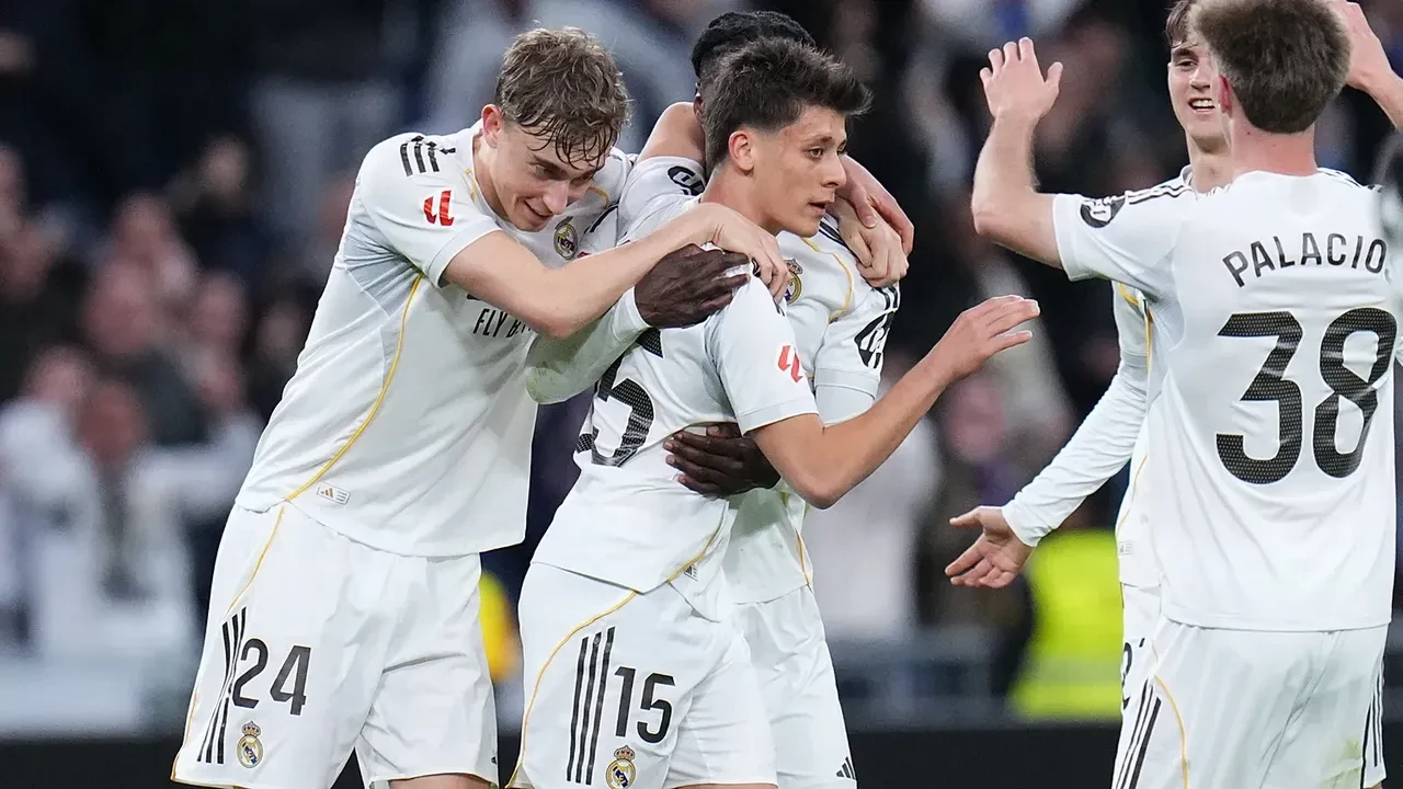 Jose Mourinho Arda Güler için kararını verdi! İspanyollar Diaz, Bernado Silva ve Alexander-Arnold'un olduğu listeyi duyurdu