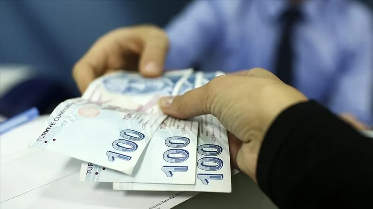 Kara para düzenlemesi Resmi Gazete'de: Nakit, döviz ve kuyum işlemlerinde sınır değişti