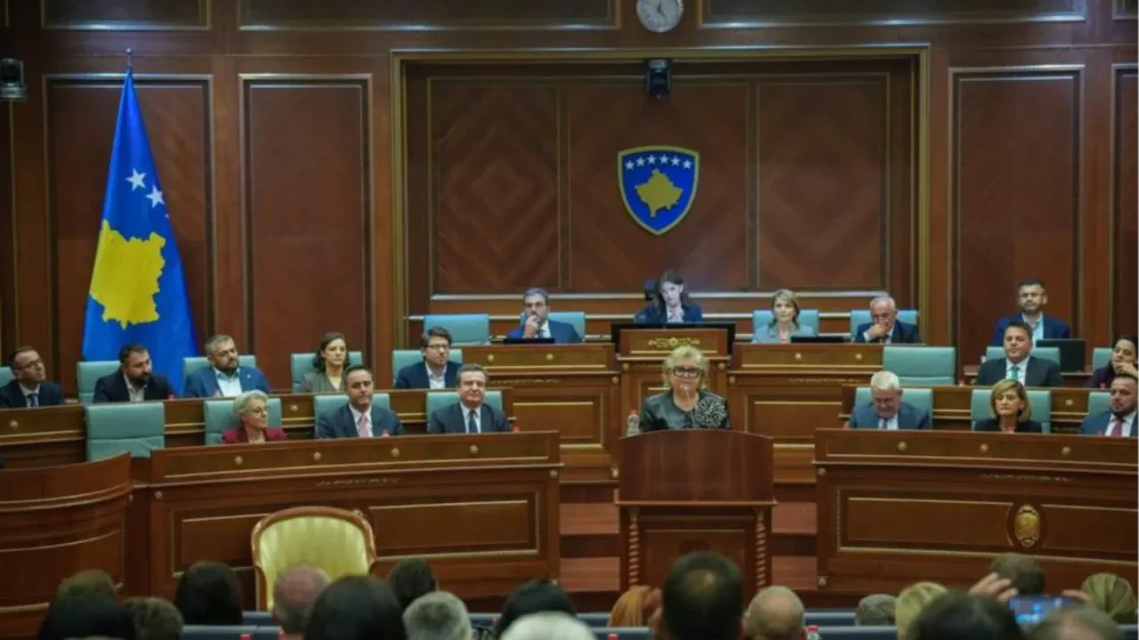 Kosova'da kriz çözüldü: Yeni Cumhurbaşkanı eski Ekonomi Bakanı Shiroka Pula