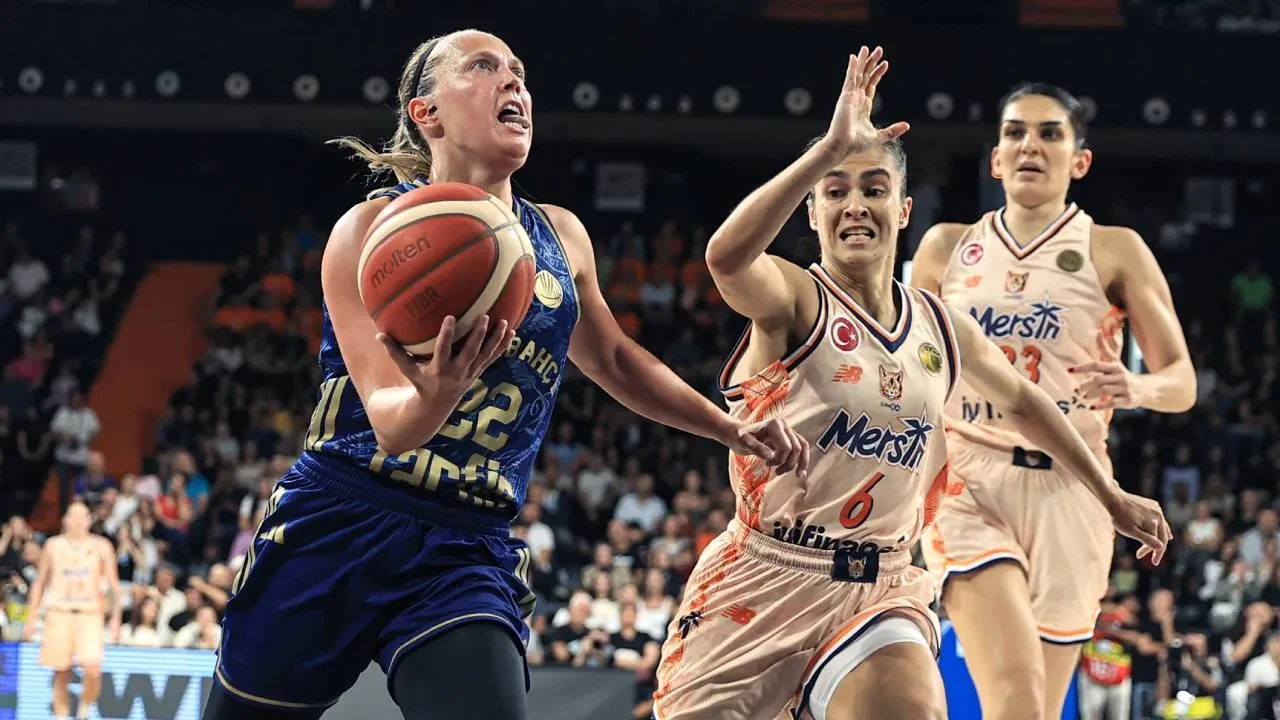 Süper Kupa'da şampiyon Fenerbahçe Tarfin! Sarı-lacivertliler, Çimsa ÇBK Mersin'i 79-71 yendi