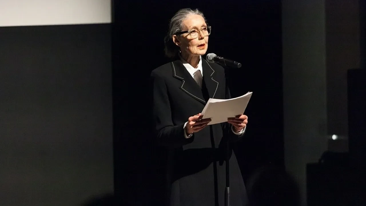 Anne Carson kimdir? Anne Carson şiirleri neler? Anne Carson kitapları hangileri?