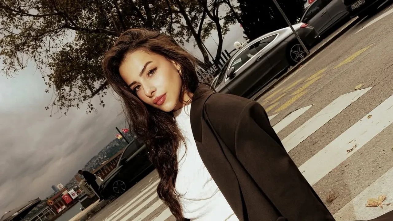 Arka Sokaklar'ın Şule'si Ecem Öz kocaman oldu! Yeni hayatı dikkat çekti